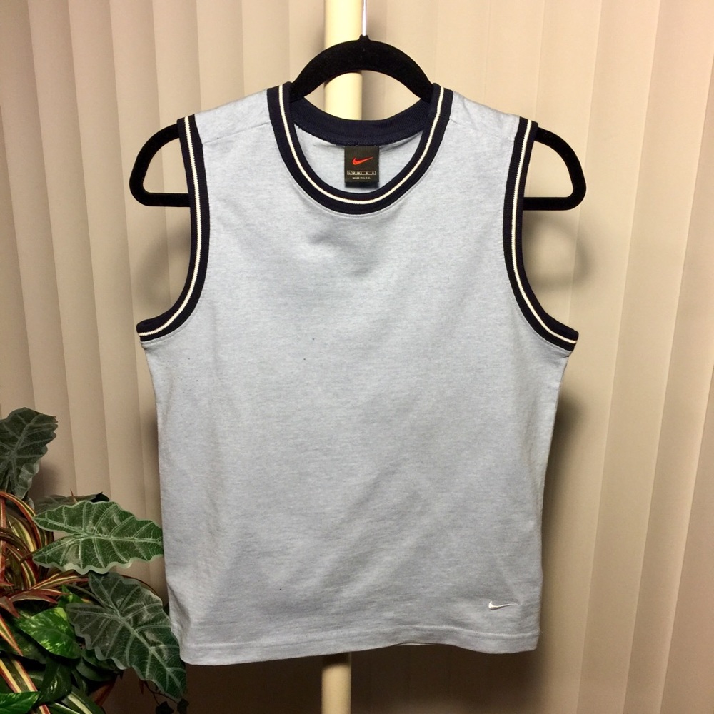 💗NWOT Nike top
